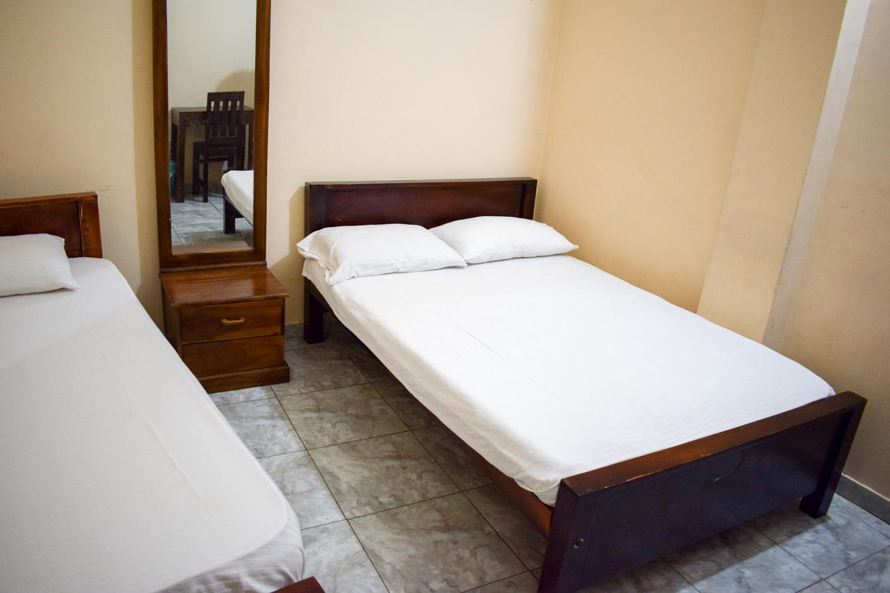 Yoho Adhikarana Mawatha Hotell Colombo Exteriör bild